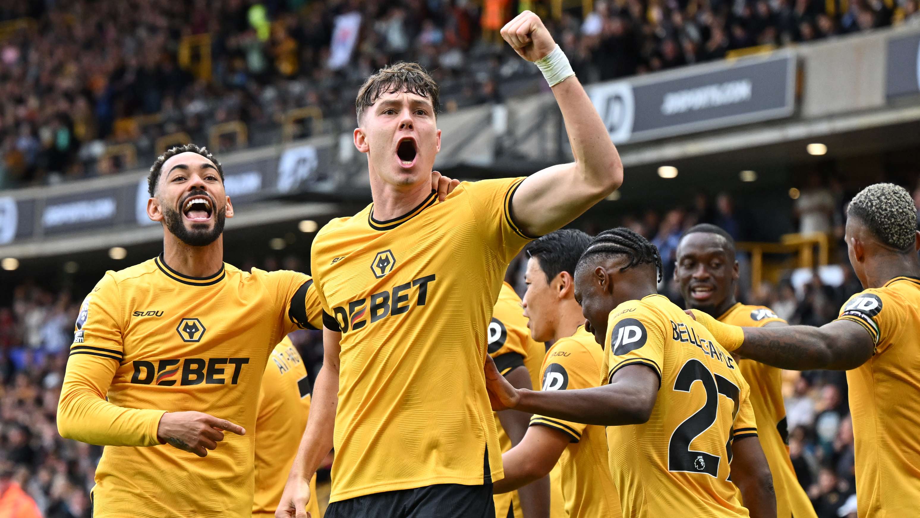 穆裏尼奧近 穆裏尼奧近